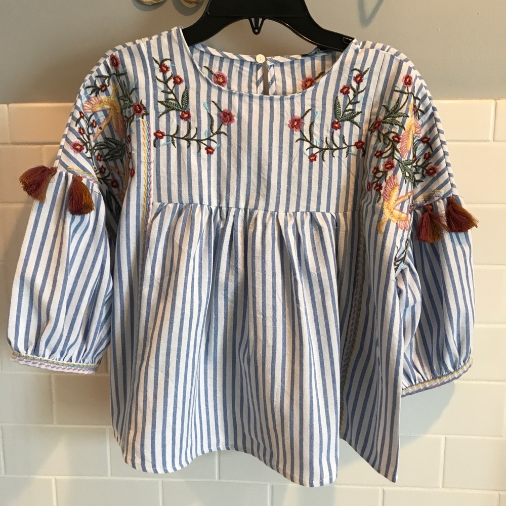 Beautiful embroidered tassel top. NWT - Picture 5 of 5
